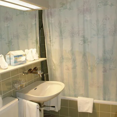 Hotel &