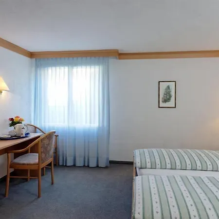 Hotel & 3*